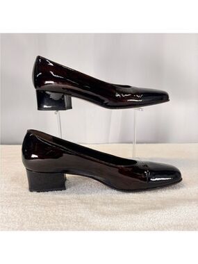 Roberto Capucci two tone leather cap toe pumps